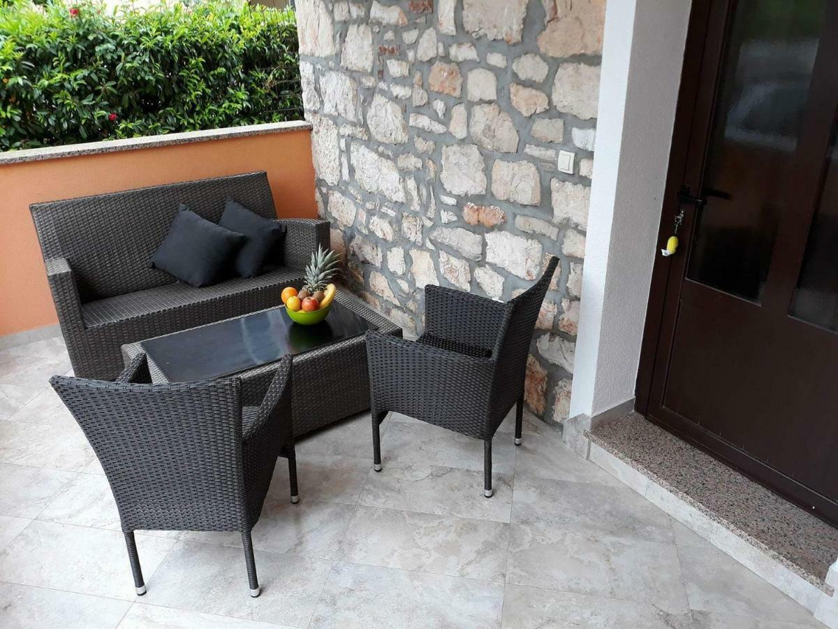 Ferienwohnung Haus Cataleya Umag Exterior foto